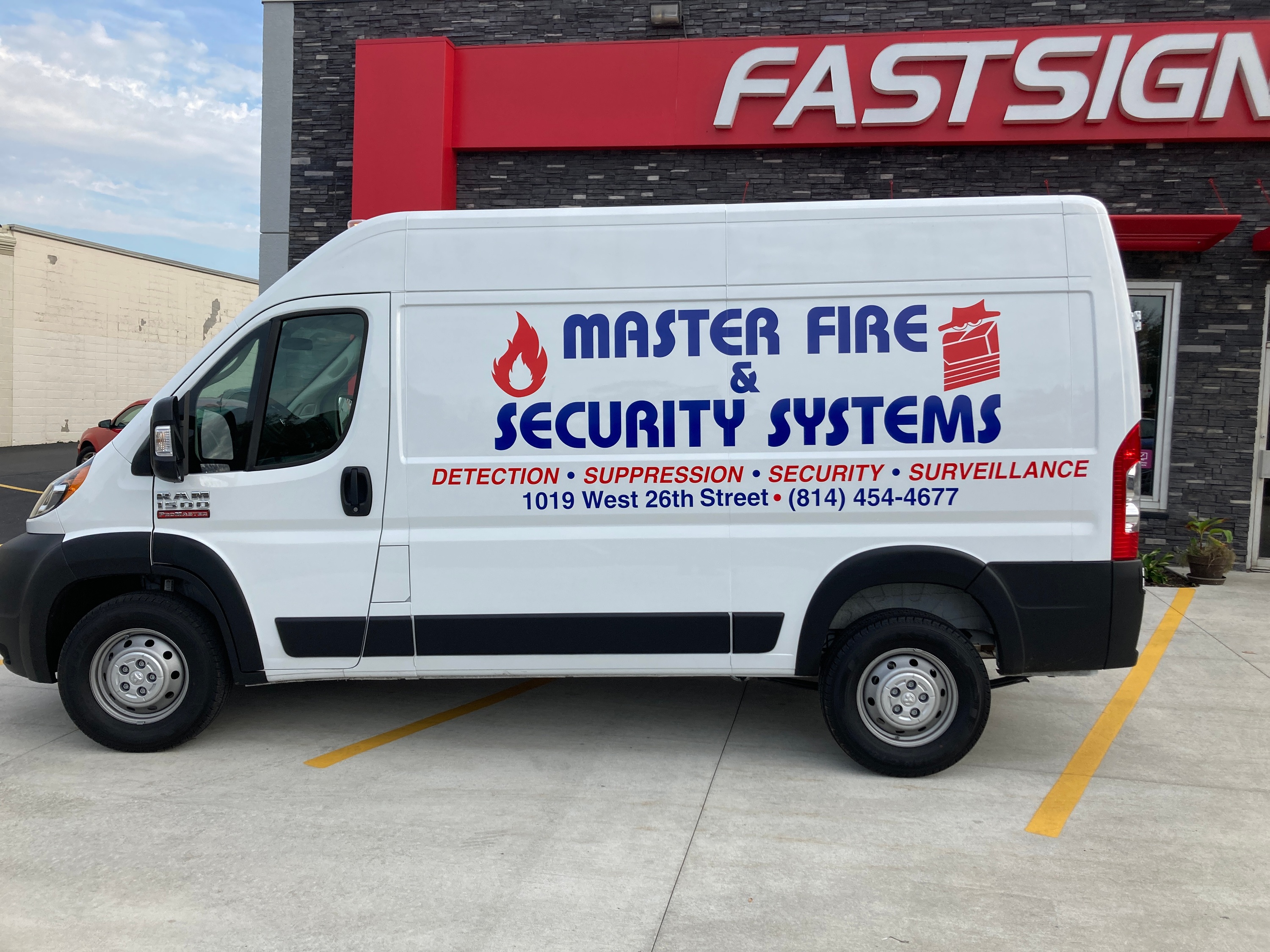 #VinylLettering&Graphics